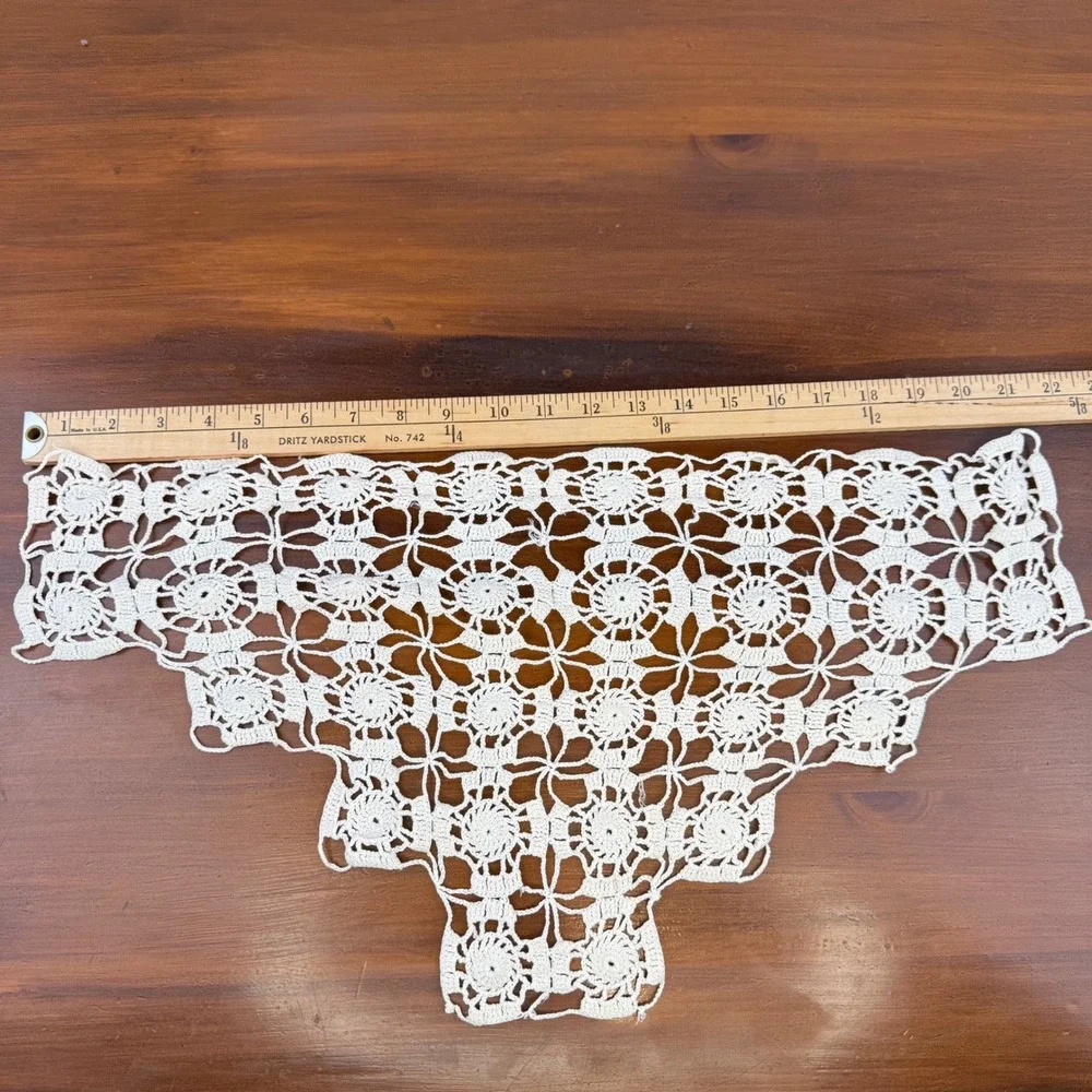 Vintage White Crochet Lace Doily Set of 4 Pineapple‎ Floral Round Table Linens